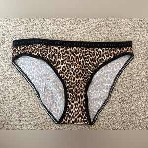 Victoria’s Secret 100% cotton womens well worn panties 💦
